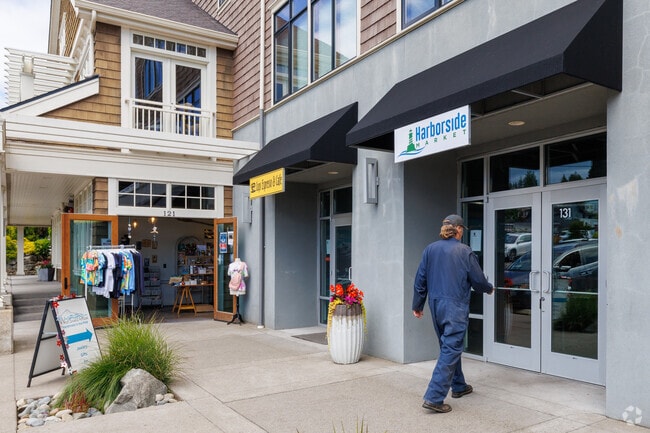 Locals can visit the Harborside Market and Cups Espresso for fresh coffee and snacks.