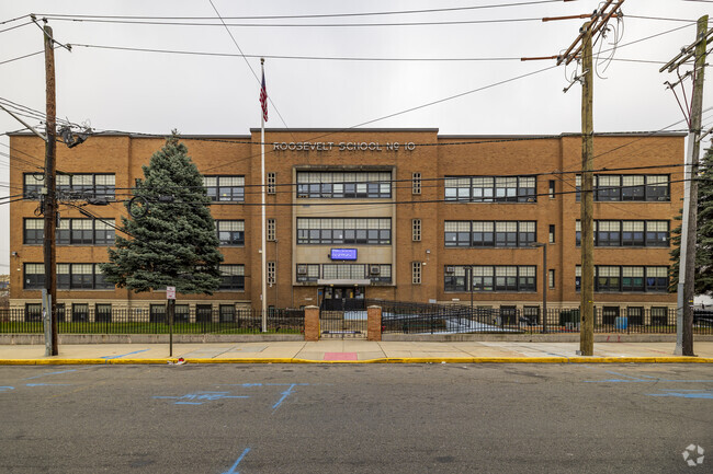 Roosevelt School 10