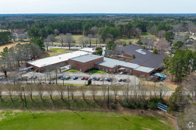 Niche.Com gives Knightdale Elementary School a B score.