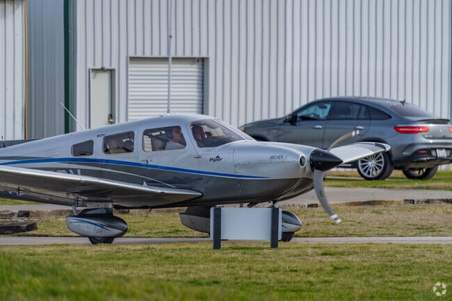 Boerne Stage Field has many flight instructors to help you start your pilot certification.