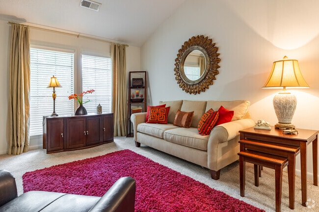 2BR, 2BA - 919SF (Azalea)