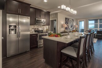 855 S Main St, Royal Oak, MI 48067