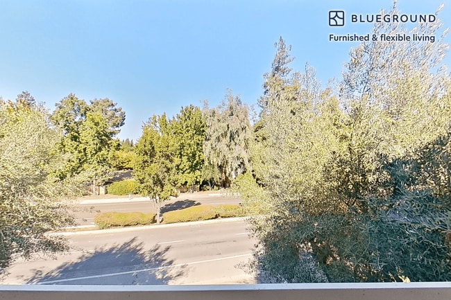555 W Middlefield Rd unit FL2-ID10657A, Mountain View, CA 94043 - photo 4