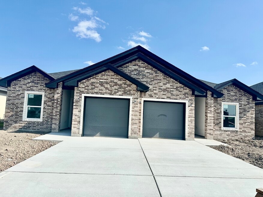 1006 Escondido Ln E unit A, Harlingen, TX 78550 - photo 1