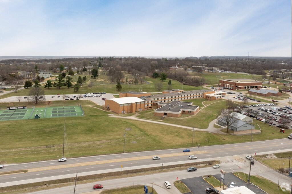 Hannibal Middle School prepares students for their journey into high school.