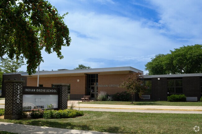 Indian Grove Elementary School provides education in the neighborhood of 
Forest River