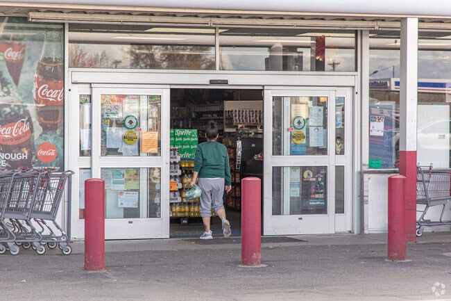 Locals can grab their weekly needs at Bloomfield Farmers Market nearby.