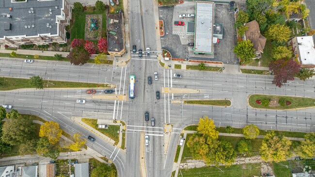 The Midtown Milwaukee neighborhood is conveniently located between two thoroughfares.