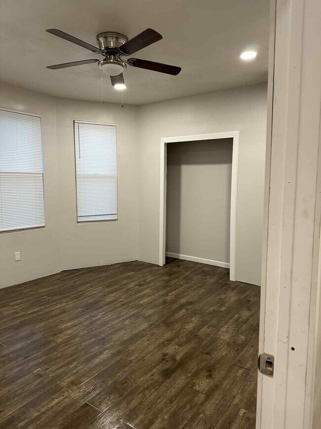 440 E Cheltenham Ave unit 1, Philadelphia, PA 19120 - photo 2