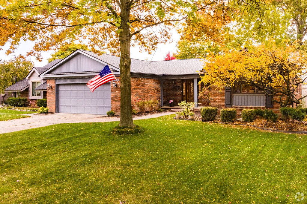 About Carriage Hills Schools, Demographics, Things to Do