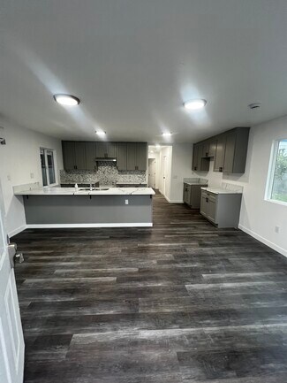 2116 Zoe Ave Unit 2116.5 Zoe Ave., Huntington Park, CA 90255