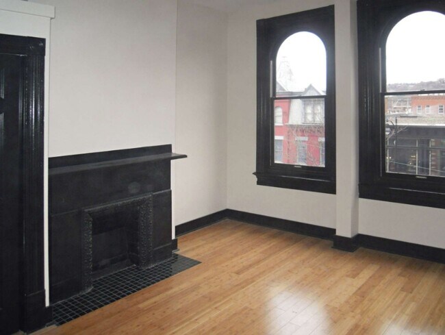 2012 E Carson St unit 200, Pittsburgh, PA 15227 - photo 3