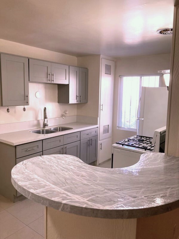 853-861 N Raymond Ave, Pasadena, CA 91103
