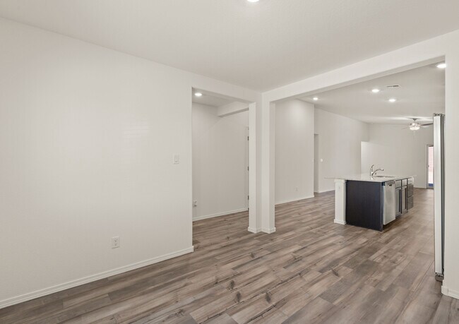 253 Wyatt Ave SW unit 37023272, Los Lunas, NM 87031 - photo 5