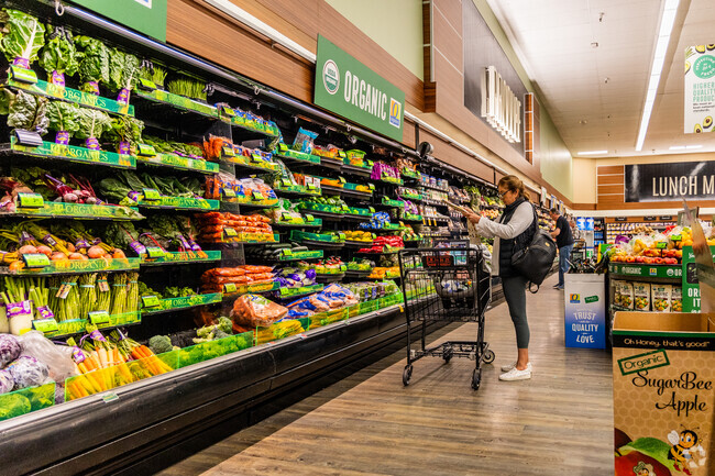 Safeway provides fresh produce for people in Crestwood.