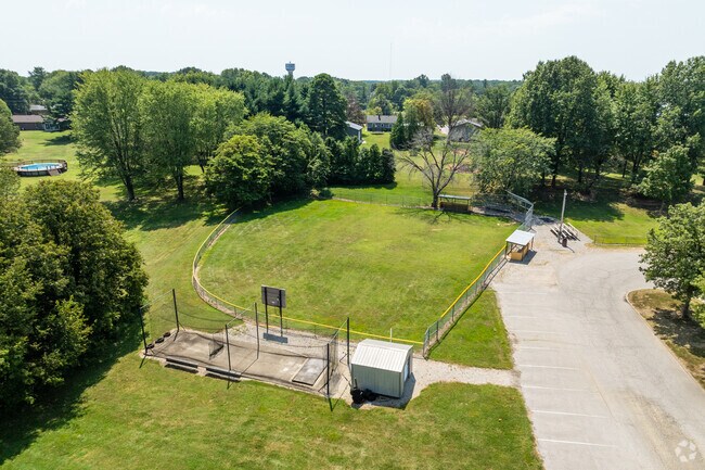 The student population of West Terrace Elementary School is 593 and the school serves K-5.