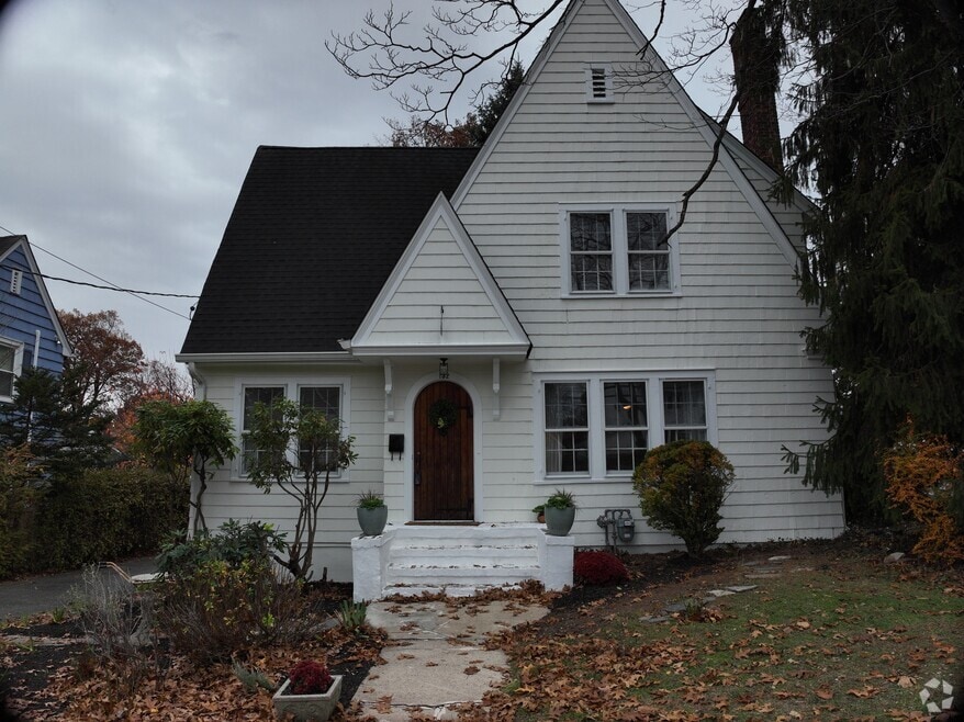 152 Mitchell St, West Orange, NJ 07052 - photo 2