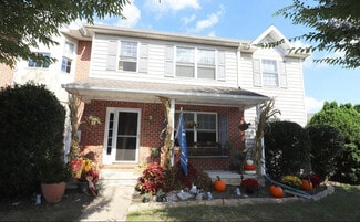 641 Chickadee Dr, Lititz, PA 17543