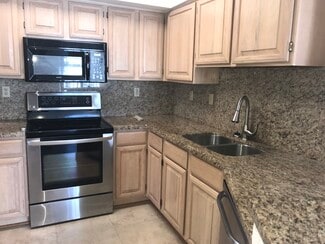 1280 S Alhambra Cir Unit University Inn Condo, Coral Gables, FL 33146
