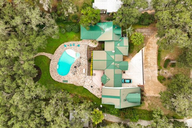 A beautiful home with a pool in the backyard in Keystone Heights.