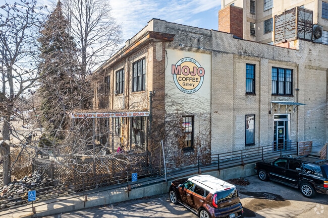 Mojo Coffee Gallery at the California Building
