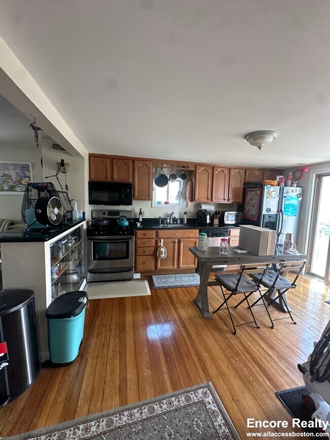 5 Clyde St Unit 5, Somerville, MA 02145