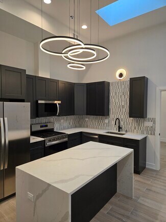 2909 N Milwaukee Ave Unit 2, Chicago, IL 60618