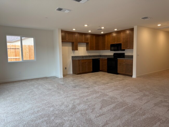 221 Dylan St, Merced, CA 95341 - photo 6