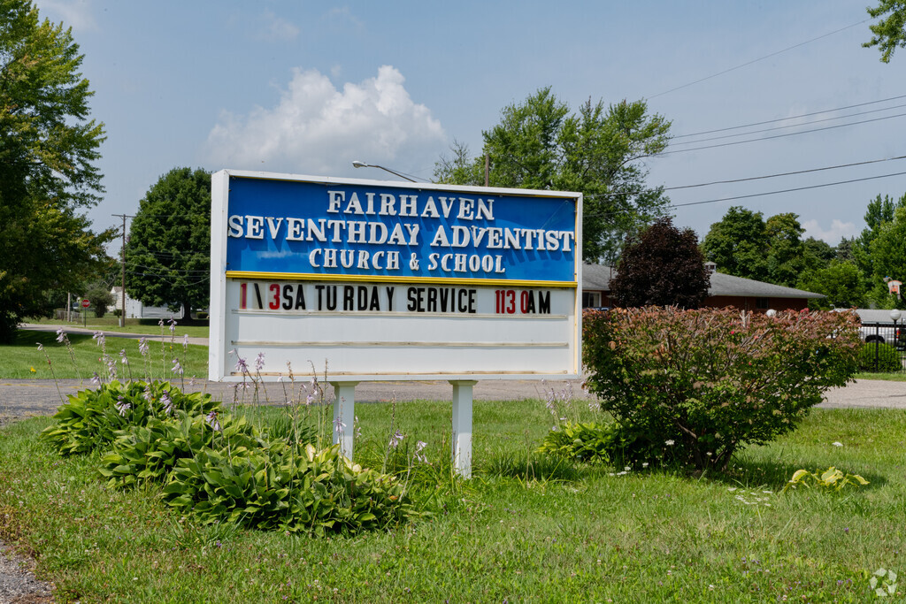 Flint Fairhaven Elementary School sign in Beecher.