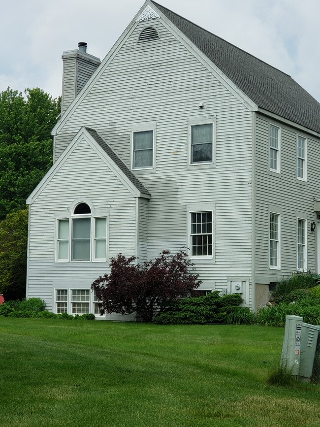 6349 Woodhall Ct, Hudsonville, MI 49426 - photo 3