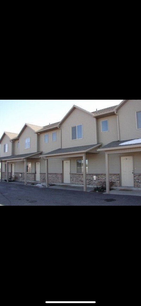 1602 N Stevens Dr unit C, Idaho Falls, ID 83401 - photo 2