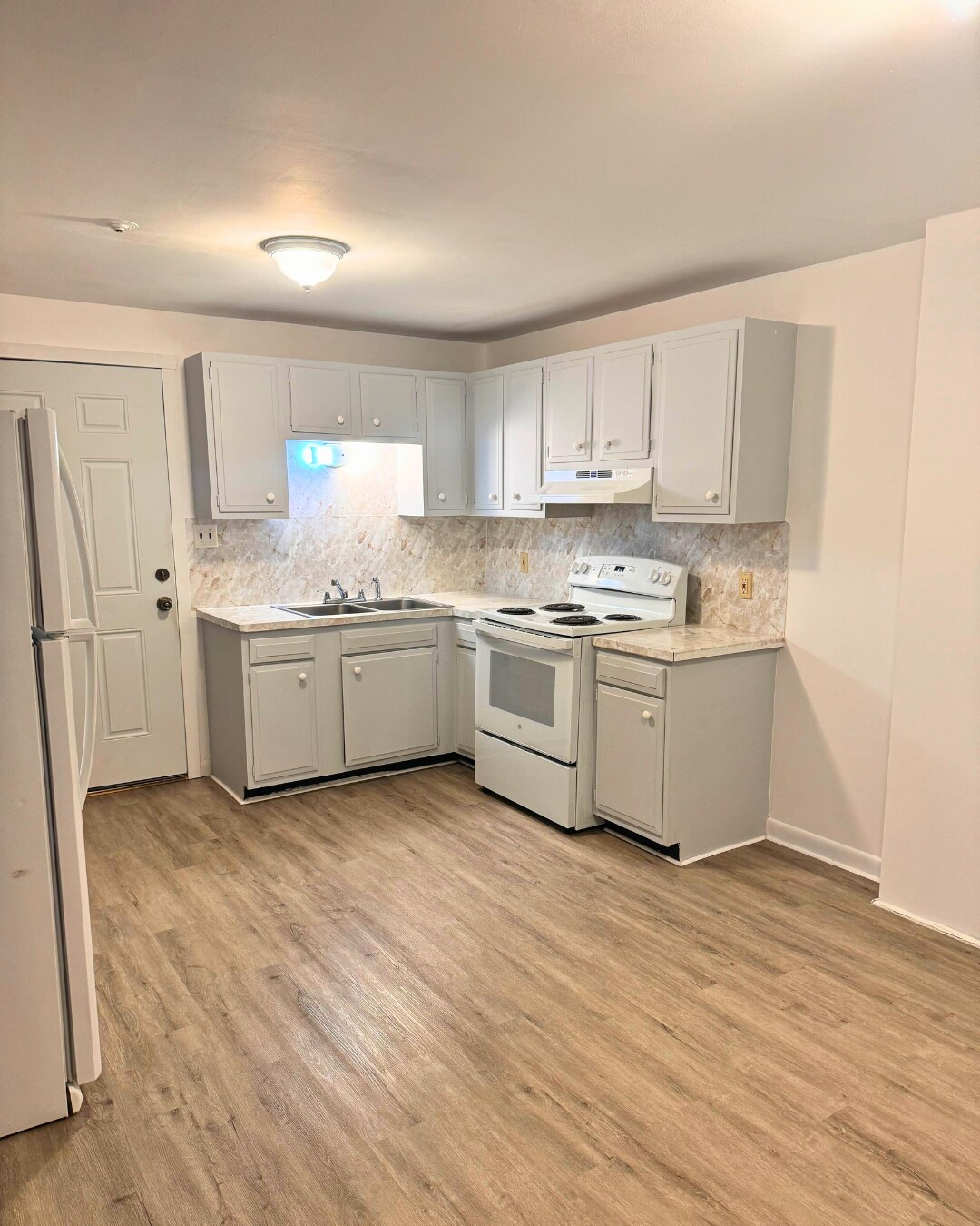 147 State St unit 12, Ellsworth, ME 04605 - photo 1