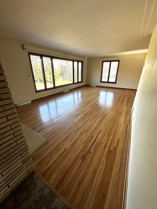 5111 Thotland Rd, Golden Valley, MN 55422 - photo 5