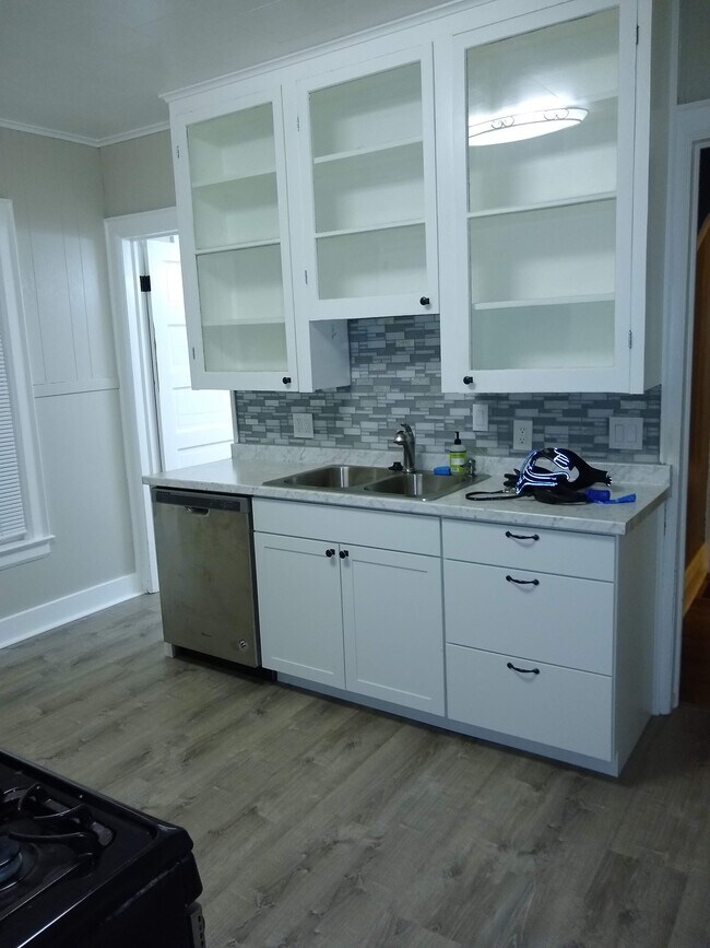 19 Sheffield Ave unit Lower Unit, Buffalo, NY 14220 - photo 2