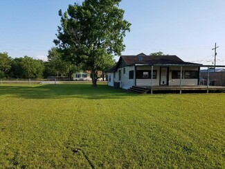 475 Rachal Ave, Bridge City, TX 77611