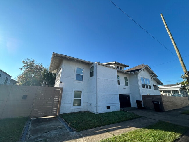 3724 S Liberty St, New Orleans, LA 70115 - photo 2