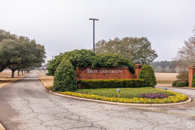 Designed with adult learners in mind, TROY University in Dothan offers high-quality programs and exceptional facilities, all conveniently located near home and work.