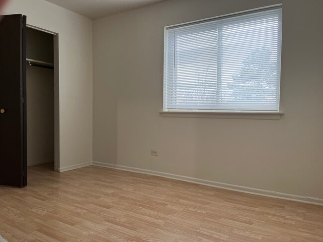 3219 W Lake Ave, Glenview, IL 60026 - photo 6