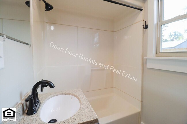 428 Lincoln Hwy E unit 428 Lincoln Highway, New Haven, IN 46774 - photo 6