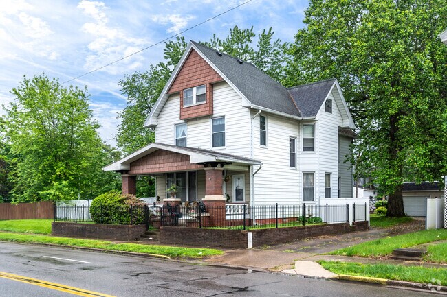 You can find two story farmhouse style homes in Tepe Park.