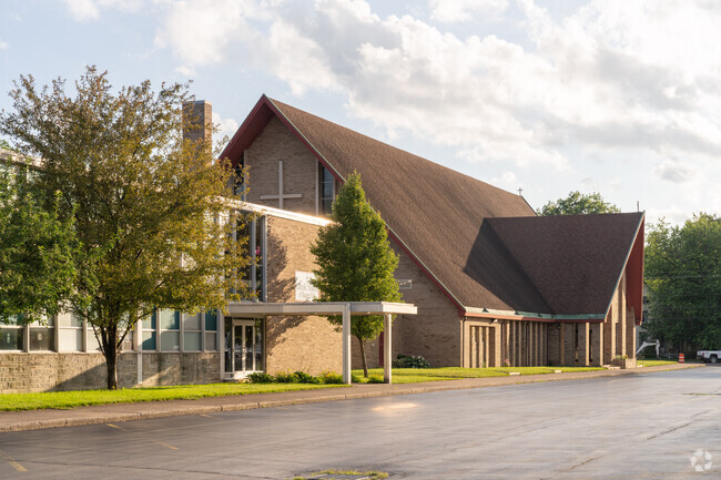 Catholic Academy of Niagara Falls has a student teacher ratio of 20 to 1.