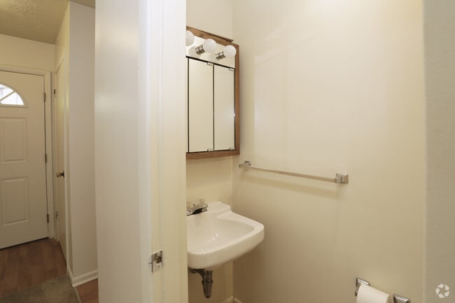 Briarcliff Manor Apartments and Townhomes, Wheeling, WV 26003 - photo 2