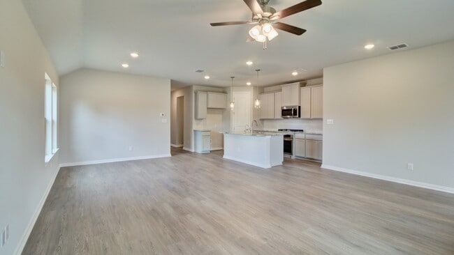 820 Little Pebble, New Braunfels, TX 78130 - photo 5