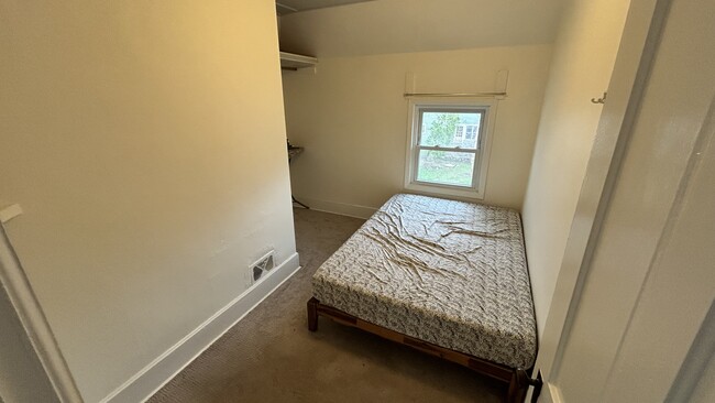 NW Bedroom/Living room