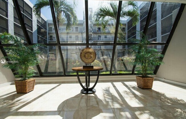 201 178th Dr unit 439, Sunny Isles Beach, FL 33160 - photo 5