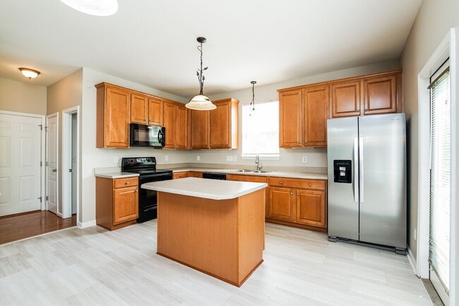 360 Stobhill Ln, Holly Springs, NC 27540 - photo 7