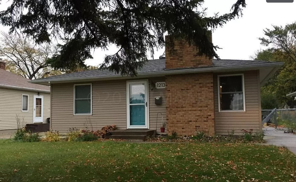1213 9th St N, Fargo, ND 58102 - photo 1