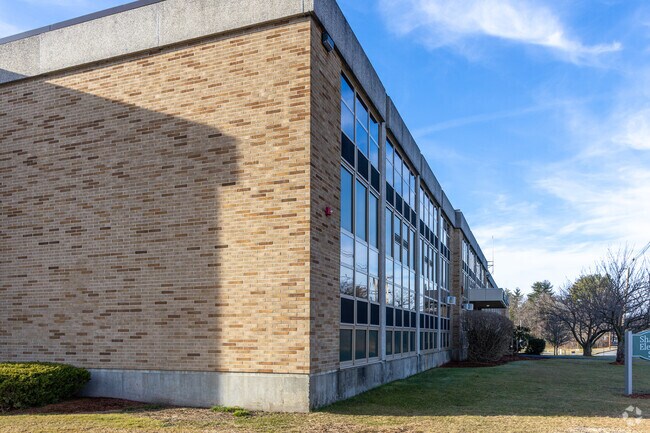 The front exterior of the Shawsheen Elementary School in Wilmington, MA.