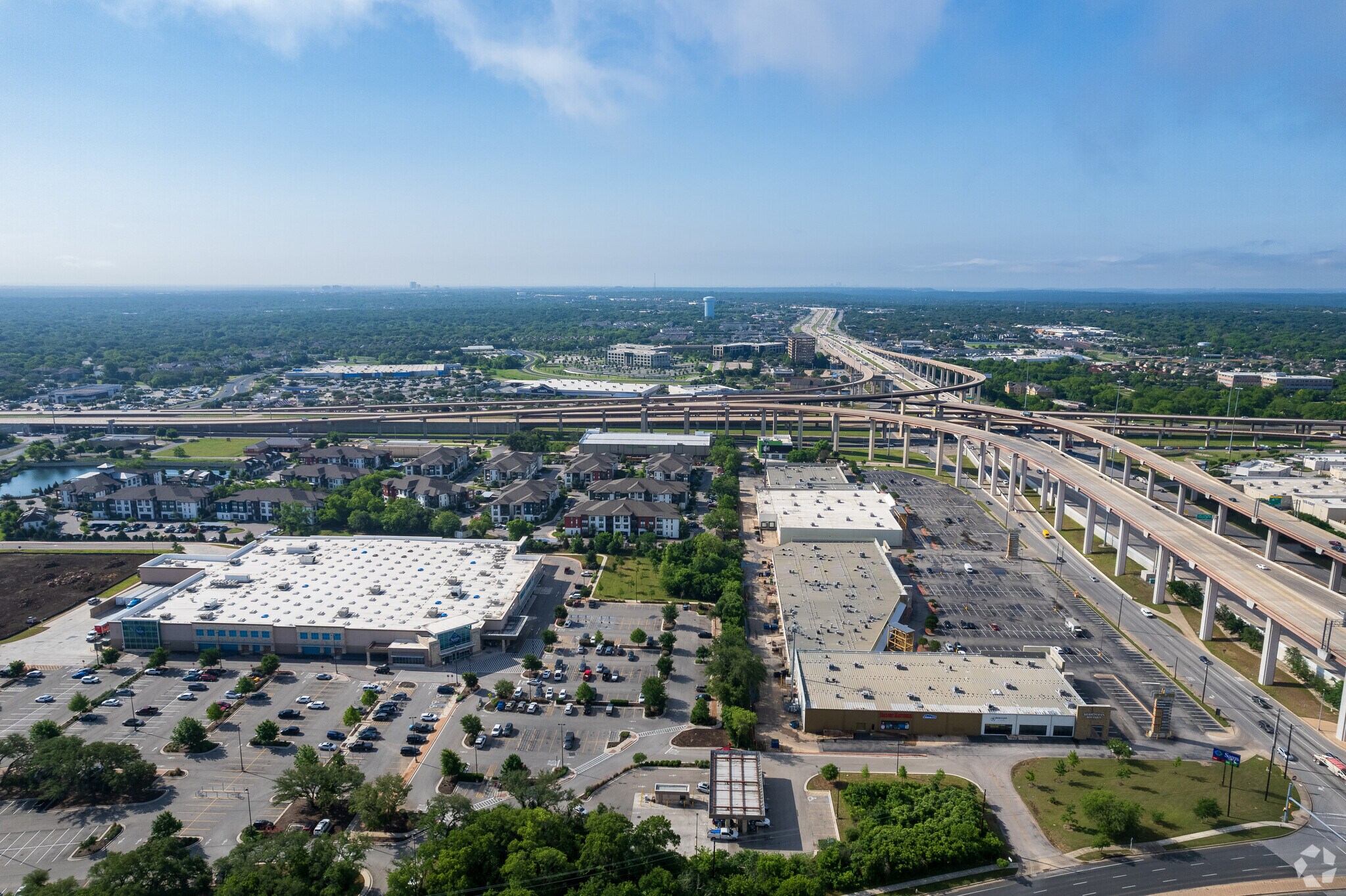 Hwy 183 and the 45 tollway are main thoroughfares for Avery Ranch.