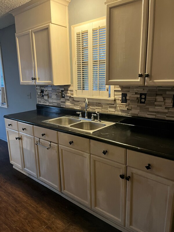 220 S Utica St, Terry, MS 39170